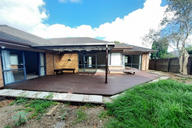 Photo of property in 4 Middlefield Drive, East Tamaki Heights, Auckland, 2016