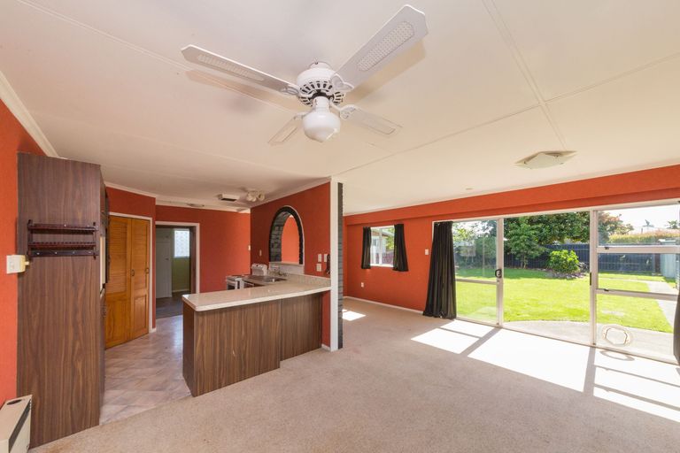 Photo of property in 23 Raglan Avenue, Cloverlea, Palmerston North, 4412