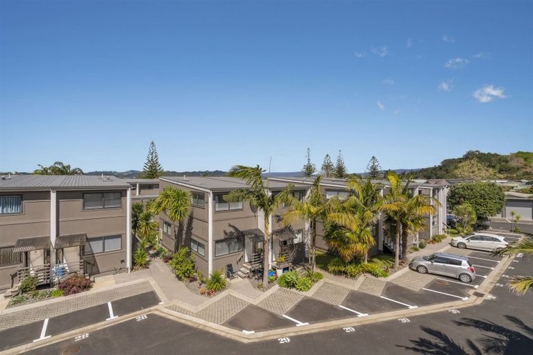 Photo of property in 27/1 Centennial Drive, Whitianga, 3510