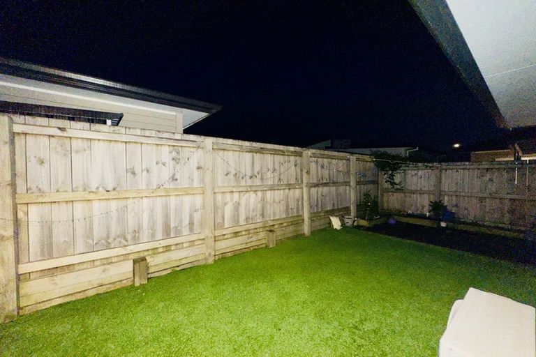 Photo of property in 7 Kapowai Boulevard, Takanini, 2112