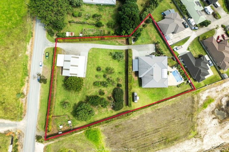 Photo of property in 21 Pyle Road East, One Tree Point, Whangarei, 0171