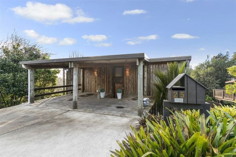 Photo of property in 25 Pemberton Avenue, Bayview, Auckland, 0629