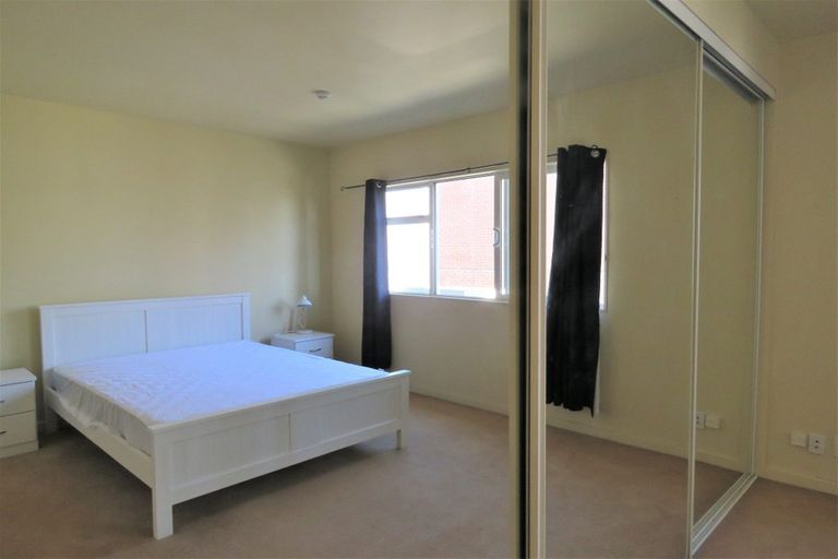 Photo of property in De Vere Apartments, 2/23 Tennyson Street, Te Aro, Wellington, 6011