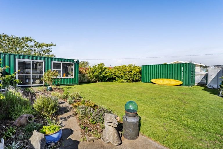 Photo of property in 96 Blake Street, Waitara, 4320
