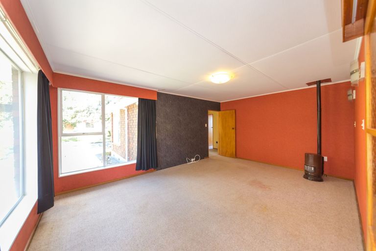 Photo of property in 23 Raglan Avenue, Cloverlea, Palmerston North, 4412