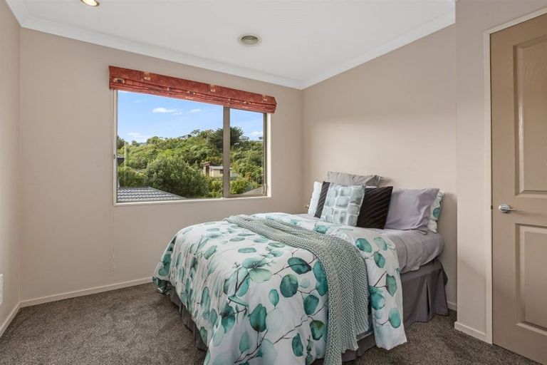 Photo of property in 2 Fiordland Place, Aotea, Porirua, 5024