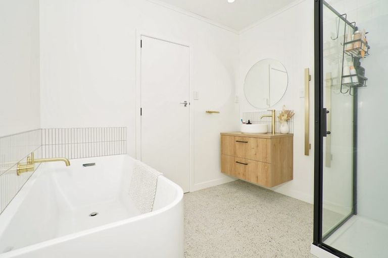 Photo of property in 32 Resthill Crescent, Glenview, Hamilton, 3206