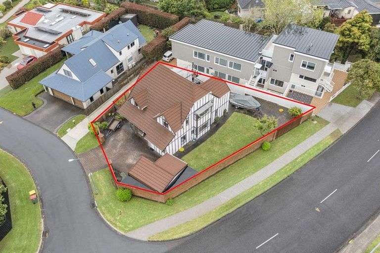 Photo of property in 1 Adonis Place, Half Moon Bay, Auckland, 2012