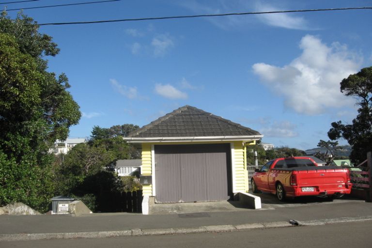 Photo of property in 70 Townsend Road, Miramar, Wellington, 6022