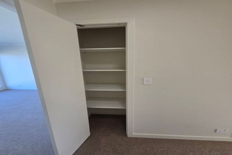Photo of property in 8 Park Green Avenue, Rosehill, Papakura, 2113