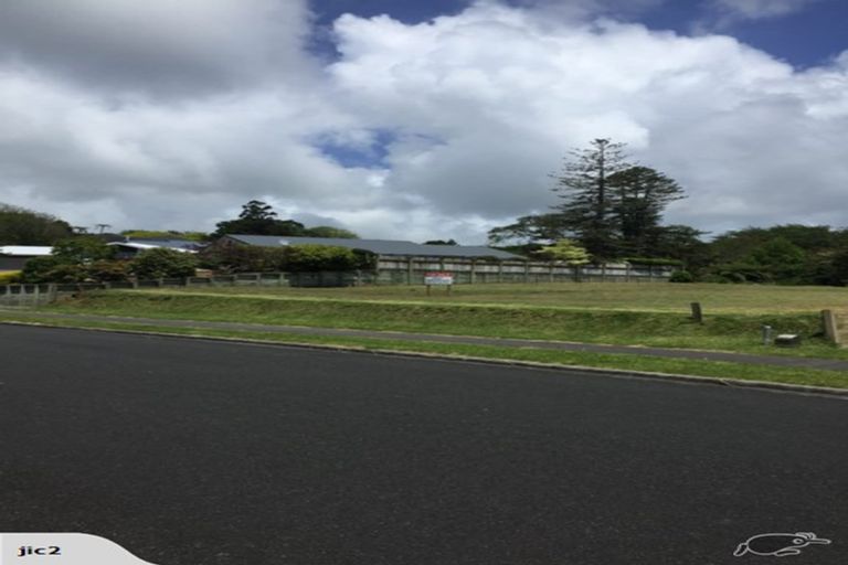 Photo of property in 33 Alberta Road, Glen Avon, New Plymouth, 4312