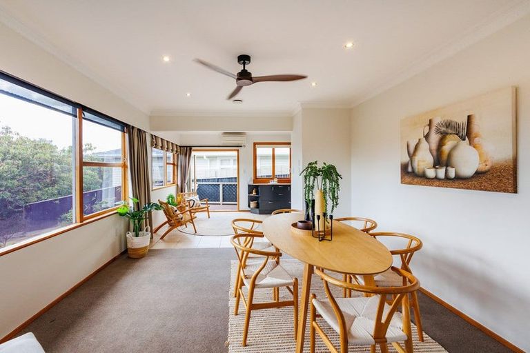 Photo of property in 38 Winston Avenue, Hokowhitu, Palmerston North, 4410
