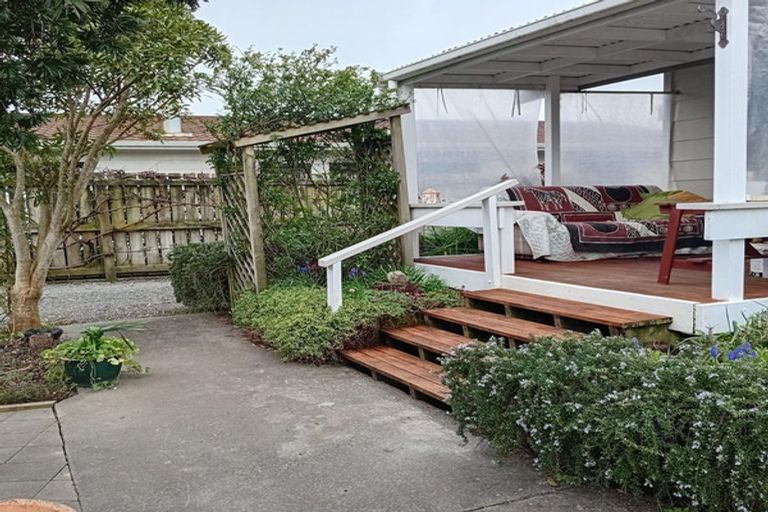 Photo of property in 12 Deller Drive, Carterton, 5713