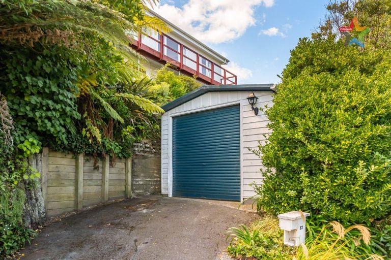 Photo of property in 32 Waitohu Road, York Bay, Lower Hutt, 5013