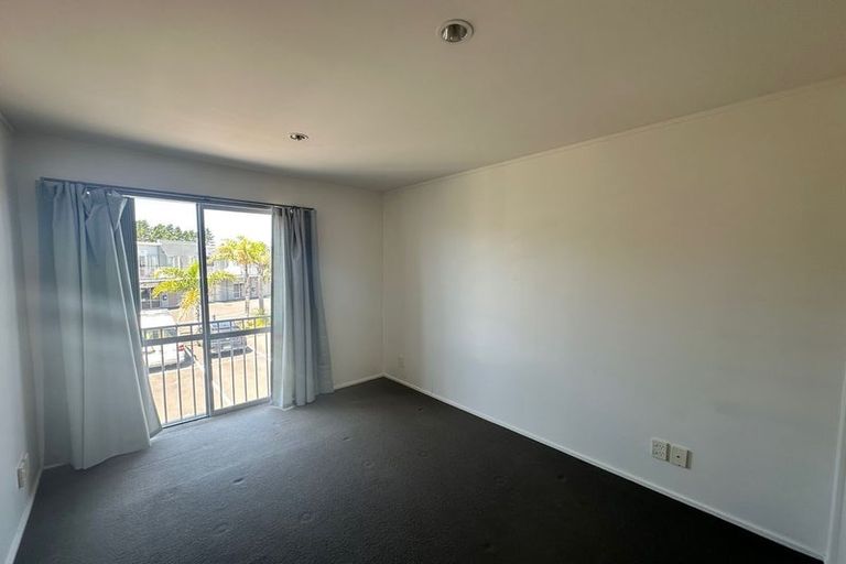 Photo of property in 9/15 Bishop Lenihan Place, East Tamaki, Auckland, 2013