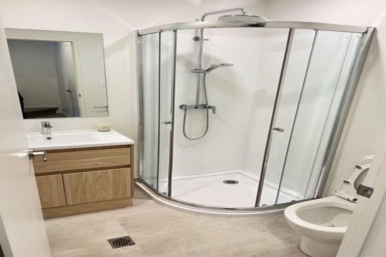 Photo of property in 8/26 Toru Street, Te Atatu Peninsula, Auckland, 0610