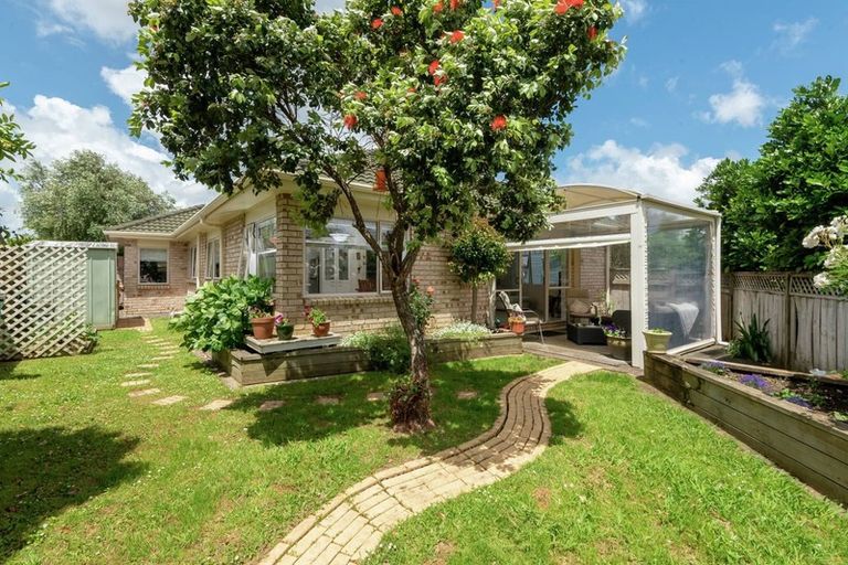 Photo of property in 47 Corta Bella Place, Golflands, Auckland, 2013