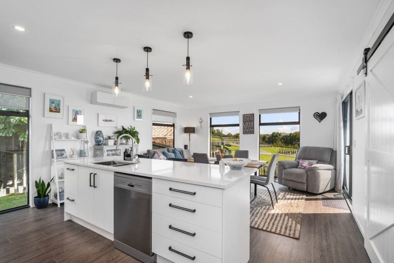 Photo of property in 31 Ridge Drive, Omokoroa, 3114