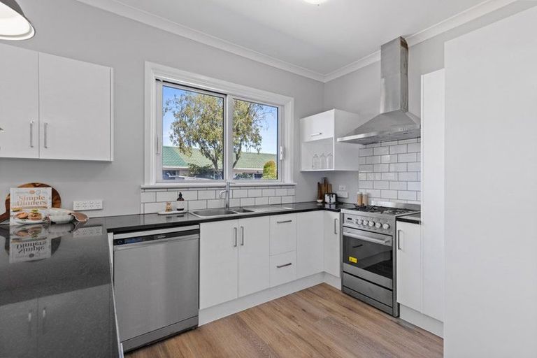 Photo of property in 1/28a Garvins Road, Hornby, Christchurch, 8042