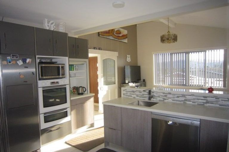 Photo of property in 1 Cherry Grove, Strathmore Park, Wellington, 6022