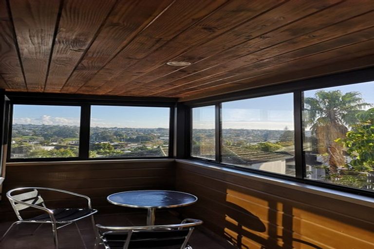 Photo of property in 62 Newhaven Terrace, Mairangi Bay, Auckland, 0630