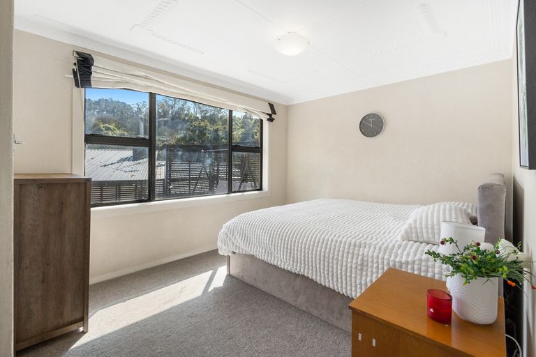 Photo of property in 17 Colquhoun Street, Glenross, Dunedin, 9011