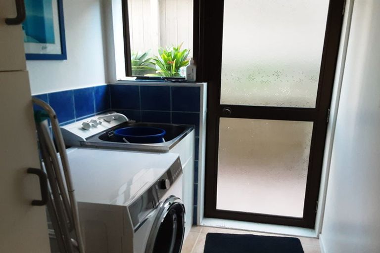 Photo of property in 1/40 Rothesay Bay Road, Rothesay Bay, Auckland, 0630