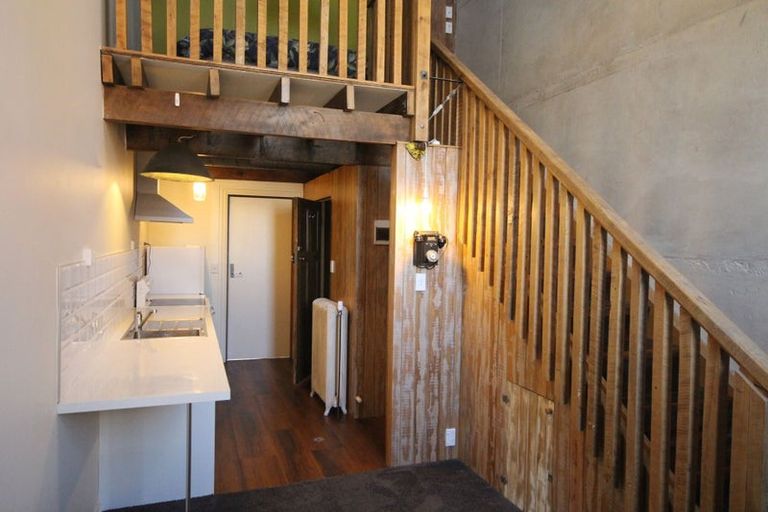 Photo of property in 37 Dowling Street, Dunedin Central, Dunedin, 9016
