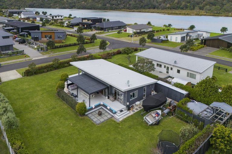 Photo of property in 3 Voyager Place, Cooks Beach, Whitianga, 3591