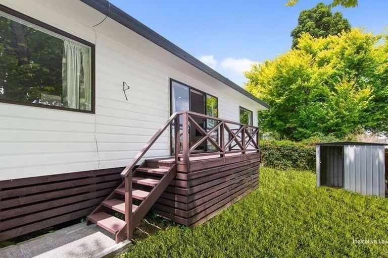 Photo of property in 2/58 Clevedon Road, Papakura, 2110