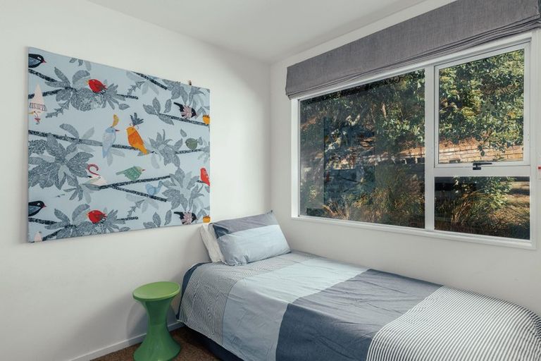 Photo of property in 16 Osmond Lane, Mount Pleasant, Christchurch, 8081