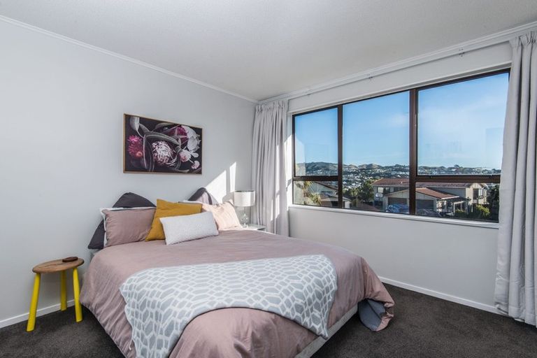 Photo of property in 42 Dominica Crescent, Grenada Village, Wellington, 6037