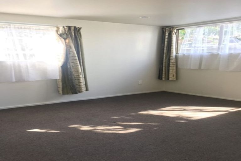 Photo of property in 1/34 Orams Road, Hillpark, Auckland, 2102