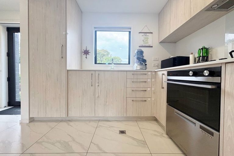 Photo of property in 3/3 Matata Place, Dallington, Christchurch, 8061