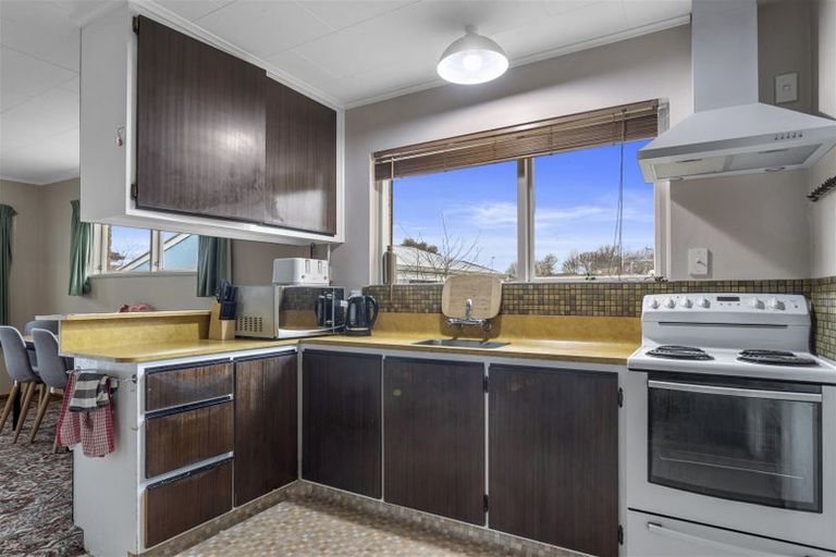 Photo of property in 3 Tralee Place, Bishopdale, Christchurch, 8053