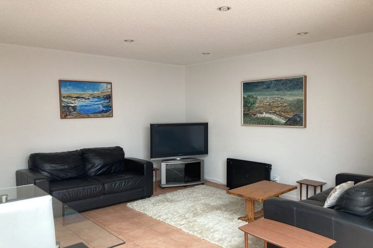 Photo of property in 16 Ruakiwi Road, Hamilton Lake, Hamilton, 3204