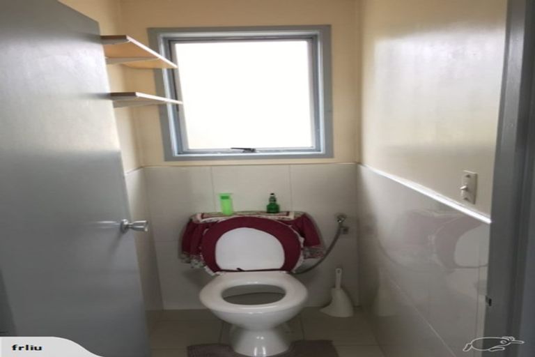 Photo of property in 27 Lisa Rise, Half Moon Bay, Auckland, 2012