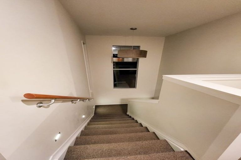 Photo of property in 42 Borneo Drive, Fairview Heights, Auckland, 0632