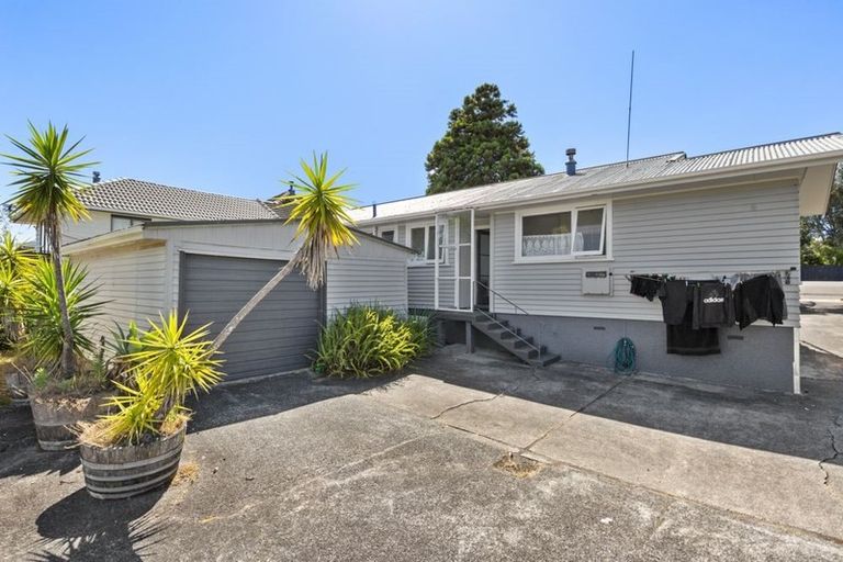 Photo of property in 1/103 Sturges Road, Henderson, Auckland, 0612