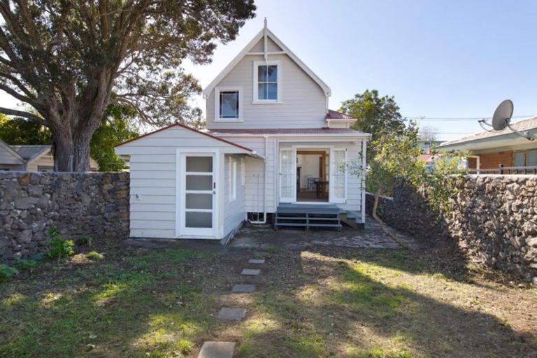 Photo of property in 5 Edenvale Crescent, Mount Eden, Auckland, 1024