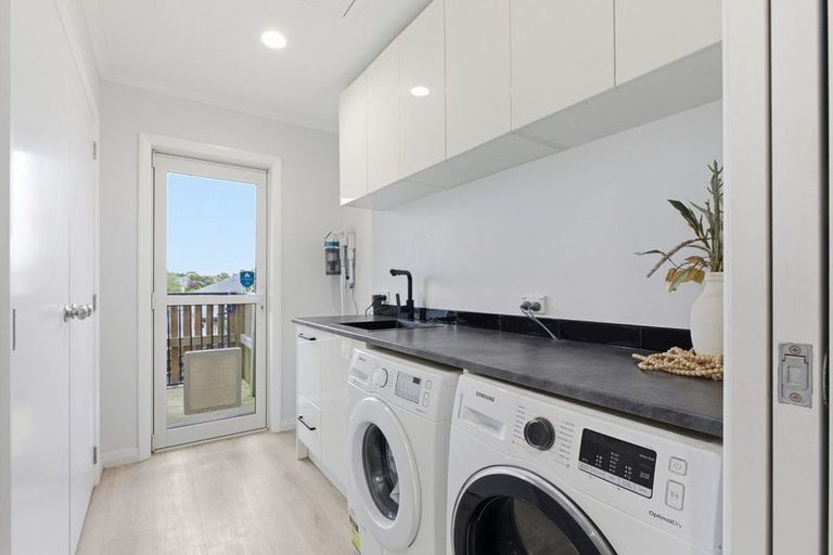 Photo of property in 48 Contour Avenue, Pyes Pa, Tauranga, 3112