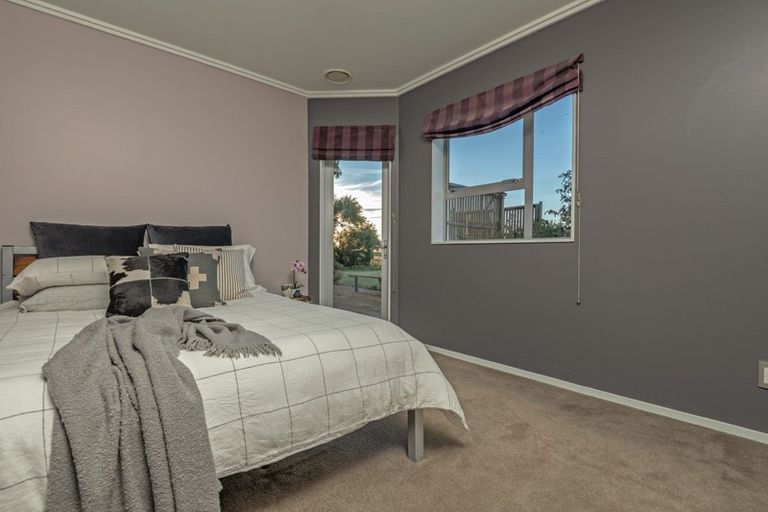 Photo of property in 53-55 Oram Drive, Turitea, Palmerston North, 4472