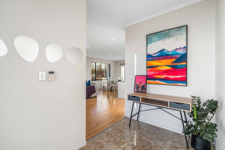 Photo of property in 19 Kereru Rise, Papakura, 2110