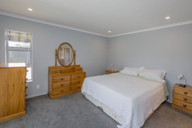 Photo of property in 12 Awahou Place, Foxton, 4814