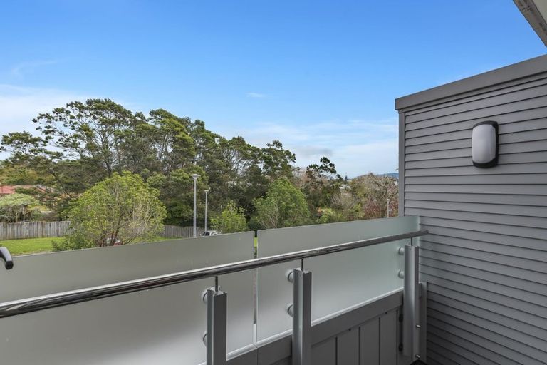 Photo of property in 2b/30 Westward Ho, Glen Eden, Auckland, 0602