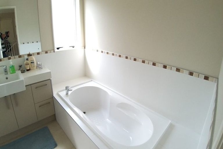 Photo of property in 117 Stancombe Road, Flat Bush, Auckland, 2016