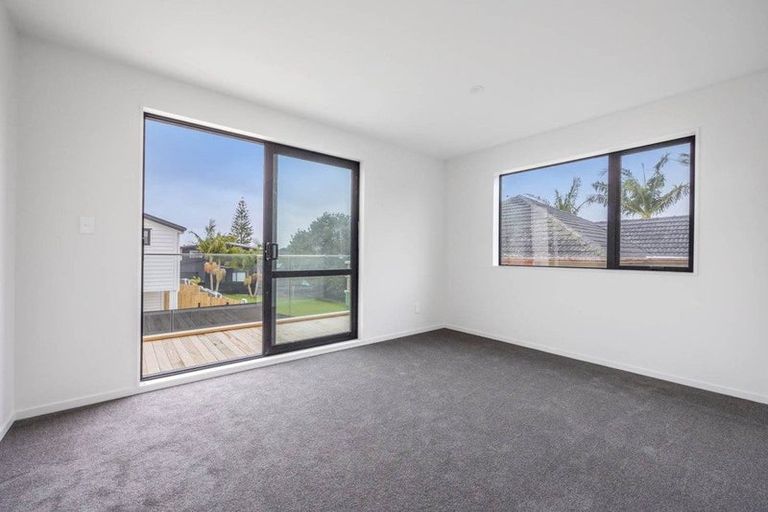 Photo of property in 49a Golf Road, New Lynn, Auckland, 0600