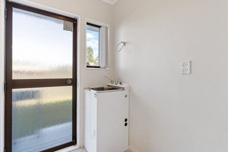 Photo of property in 2/11 Avis Avenue, Papatoetoe, Auckland, 2025