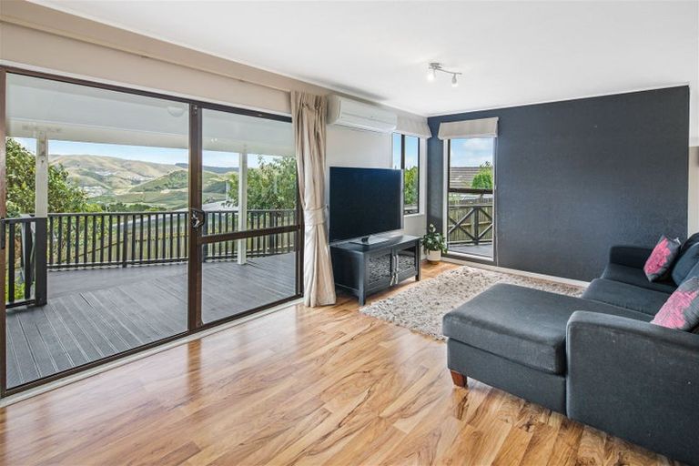 Photo of property in 140 Mark Avenue, Grenada Village, Wellington, 6037