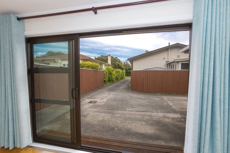 Photo of property in 71a Cambridge Terrace, Waterloo, Lower Hutt, 5011